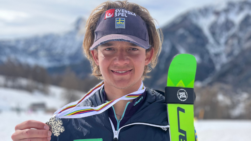 Alvin med medalj