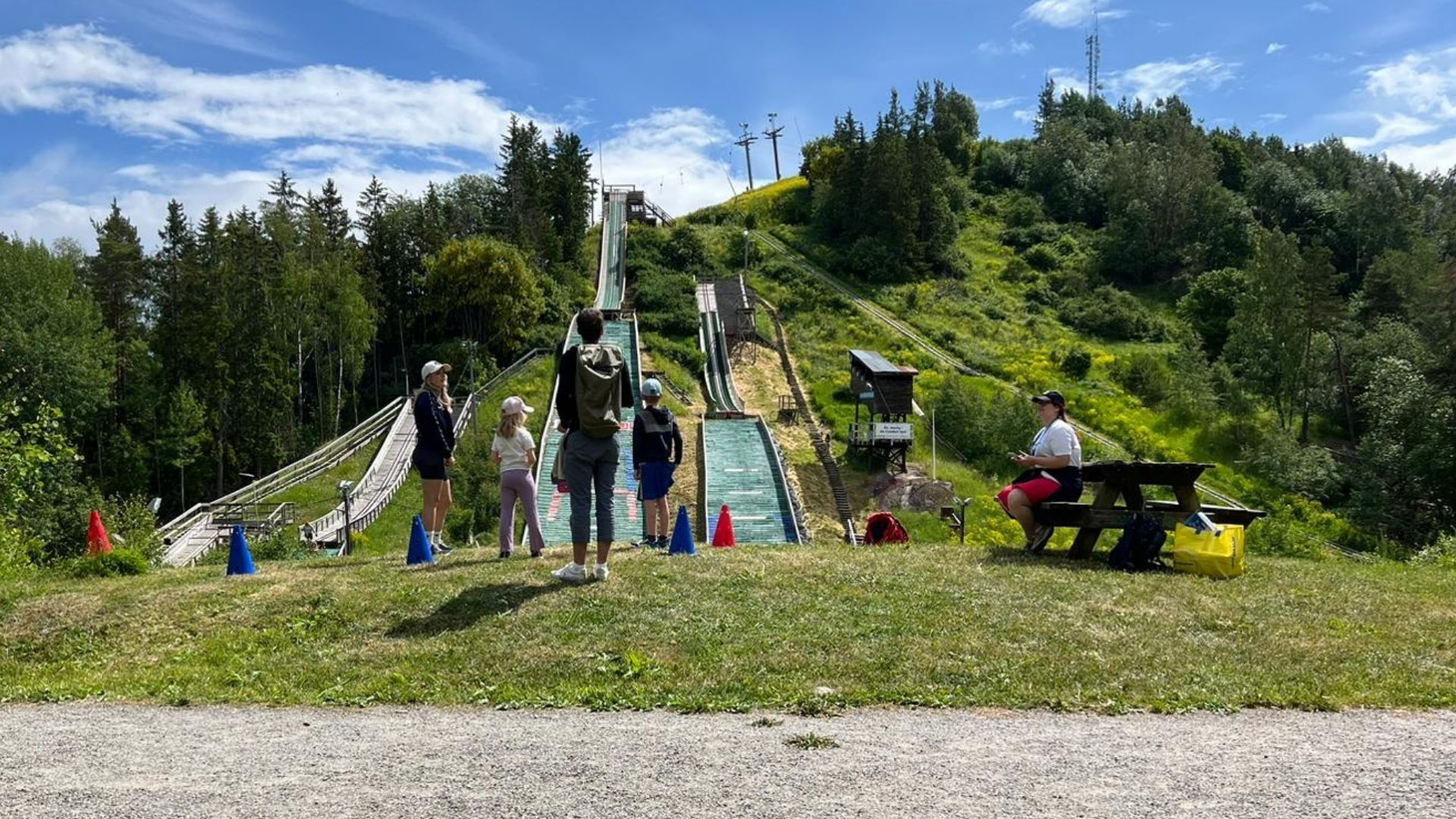 Väsjöbacken i Sollentuna firade backhoppningens dag.