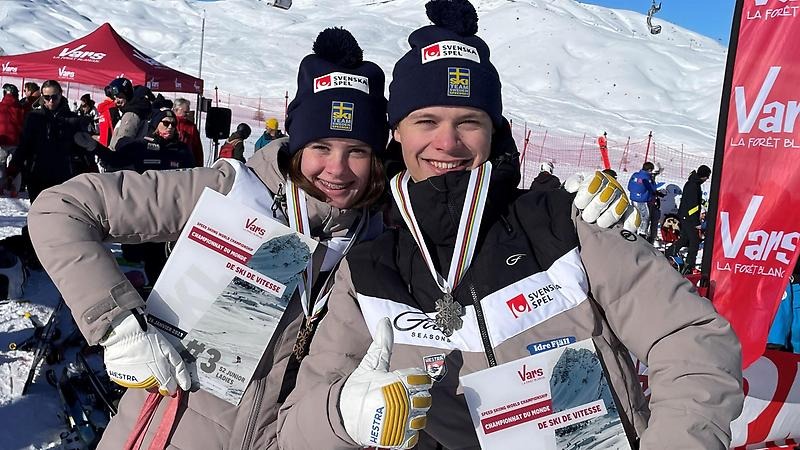 Agnes Abrahamsson och Victor Persson JMV medaljer