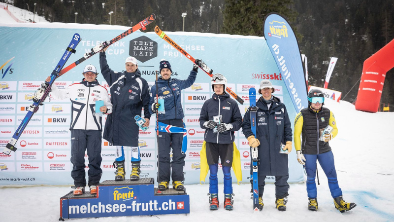 Herrarnas prisutdelning med två svenskar topp sex. Foto: FIS/Sam Decout.