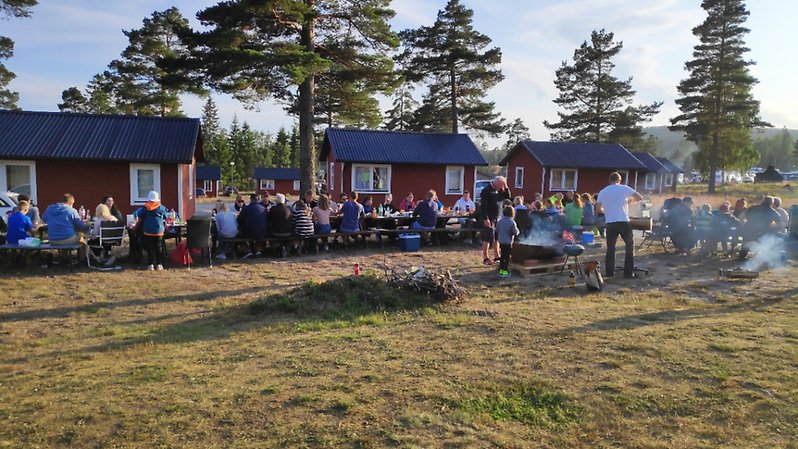 Skidglädje och härlig gemenskap utlovas under backhoppningens dag den 7 juni. 