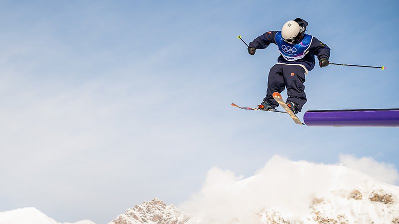 Henrik Harlaut under träning inför slopestylekvalet på OS. Foto: Bildbyrån.